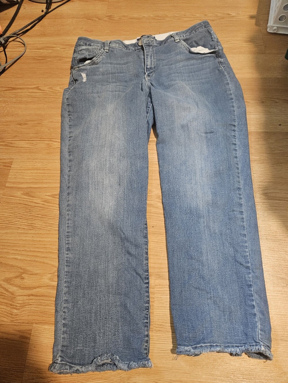 Women’s Light Blue Straight-Leg Jeans